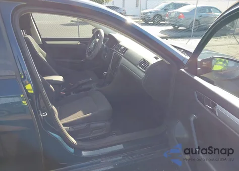 2018 Volkswagen Passat 2.0T R-Line/2.0T S from USA, damaged, VIN 1VWAA7A30JC016392